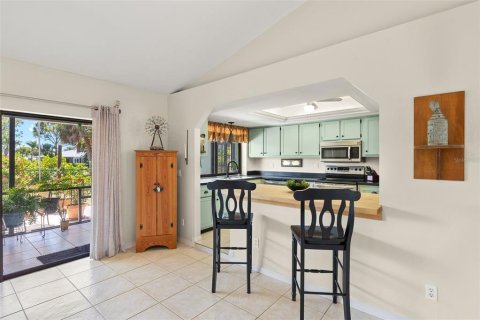 House in North Fort Myers, Florida 3 bedrooms, 144.93 sq.m. № 1649807 - photo 12