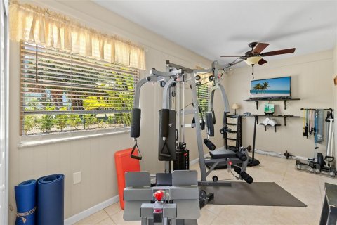 House in North Fort Myers, Florida 3 bedrooms, 144.93 sq.m. № 1649807 - photo 30