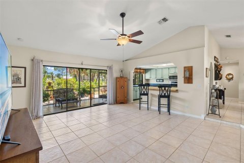 House in North Fort Myers, Florida 3 bedrooms, 144.93 sq.m. № 1649807 - photo 16