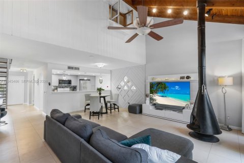 Townhouse in Pembroke Pines, Florida 2 bedrooms, 122.45 sq.m. № 2000321 - photo 14