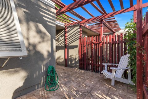 Townhouse in Pembroke Pines, Florida 2 bedrooms, 122.45 sq.m. № 2000321 - photo 10