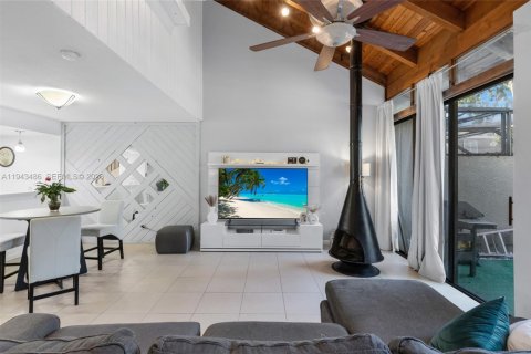 Townhouse in Pembroke Pines, Florida 2 bedrooms, 122.45 sq.m. № 2000321 - photo 15