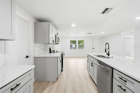 Casa en venta en Port Richey, Florida, 3 dormitorios, 145.21 m2 № 2383808 - foto 10