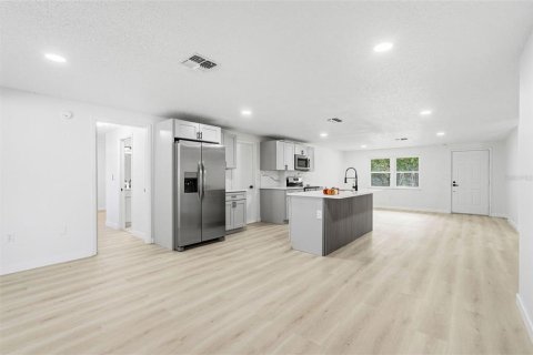 Casa en venta en Port Richey, Florida, 3 dormitorios, 145.21 m2 № 2383808 - foto 11