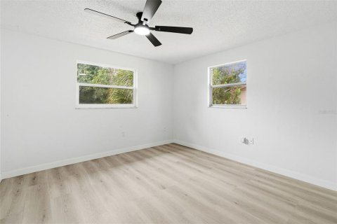 Casa en venta en Port Richey, Florida, 3 dormitorios, 145.21 m2 № 2383808 - foto 24