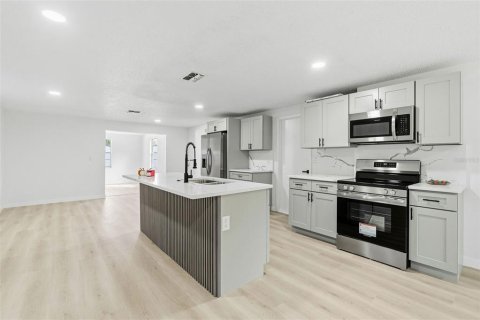 Casa en venta en Port Richey, Florida, 3 dormitorios, 145.21 m2 № 2383808 - foto 3