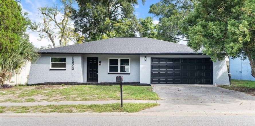 Casa en Port Richey, Florida 3 dormitorios, 145.21 m2 № 2383808