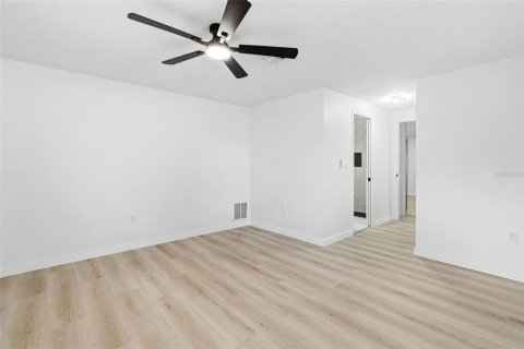 Casa en venta en Port Richey, Florida, 3 dormitorios, 145.21 m2 № 2383808 - foto 17