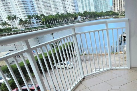Copropriété à louer à Aventura, Floride: 2 chambres, 116.22 m2 № 1946709 - photo 6