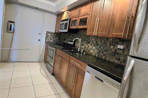 Copropriété à louer à Aventura, Floride: 2 chambres, 116.22 m2 № 1946709 - photo 3