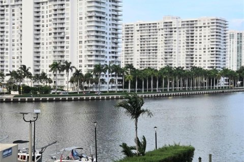 Copropriété à louer à Aventura, Floride: 2 chambres, 116.22 m2 № 1946709 - photo 26