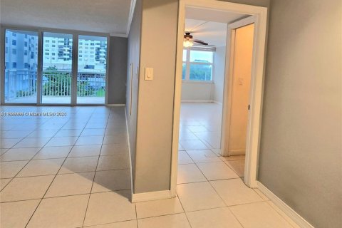 Copropriété à louer à Aventura, Floride: 2 chambres, 116.22 m2 № 1946709 - photo 19