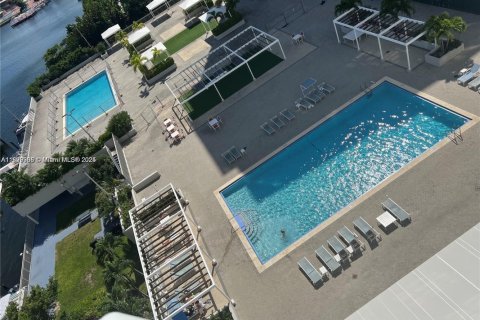 Copropriété à louer à Aventura, Floride: 2 chambres, 116.22 m2 № 1946709 - photo 1