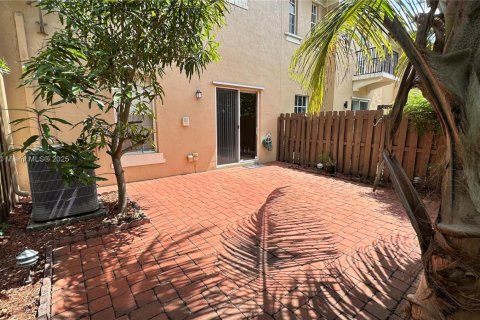 Adosado en venta en Davie, Florida, 3 dormitorios, 192.31 m2 № 1727841 - foto 19