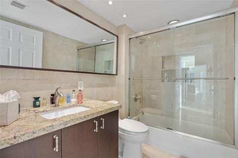 Copropriété à louer à Miami Beach, Floride: 3 chambres, 127.46 m2 № 1944654 - photo 11