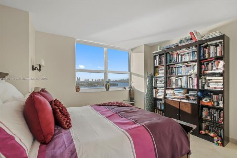 Copropriété à louer à Miami Beach, Floride: 3 chambres, 127.46 m2 № 1944654 - photo 10