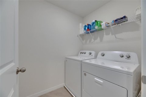 House in Dade City, Florida 4 bedrooms, 214.14 sq.m. № 1628806 - photo 26