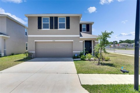 House in Dade City, Florida 4 bedrooms, 214.14 sq.m. № 1628806 - photo 1