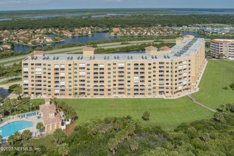 Condominio en venta en Palm Coast, Florida, 2 dormitorios, 151.71 m2 № 801455 - foto 1