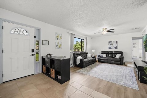 House in Port Orange, Florida 3 bedrooms, 167.04 sq.m. № 1777097 - photo 8