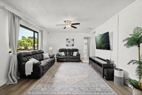 House in Port Orange, Florida 3 bedrooms, 167.04 sq.m. № 1777097 - photo 9