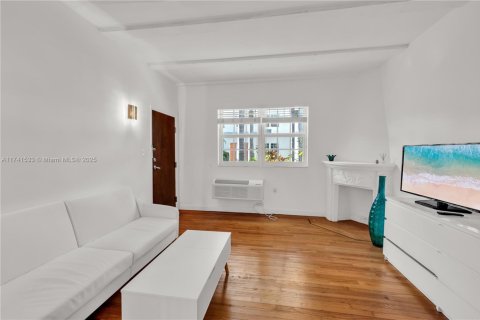 Condominio en venta en Miami Beach, Florida, 1 dormitorio, 43.66 m2 № 1709806 - foto 3