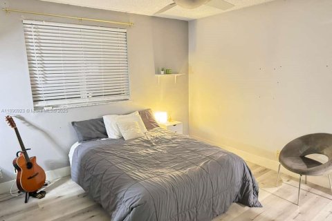 Casa en alquiler en Weston, Florida, 4 dormitorios, 198.16 m2 № 1944728 - foto 4