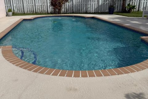 Casa en alquiler en Weston, Florida, 4 dormitorios, 198.16 m2 № 1944728 - foto 17