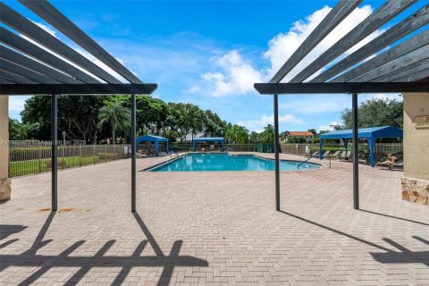 Casa en alquiler en Weston, Florida, 4 dormitorios, 198.16 m2 № 1944728 - foto 28