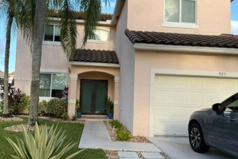 Casa en alquiler en Weston, Florida, 4 dormitorios, 198.16 m2 № 1944728 - foto 1