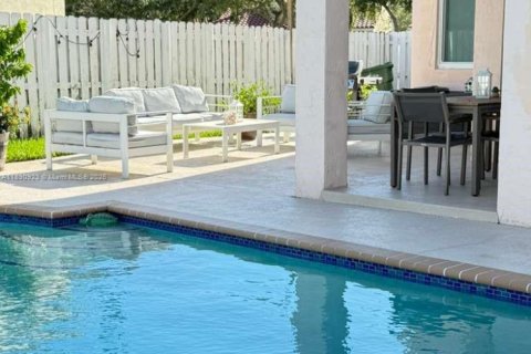 Casa en alquiler en Weston, Florida, 4 dormitorios, 198.16 m2 № 1944728 - foto 16