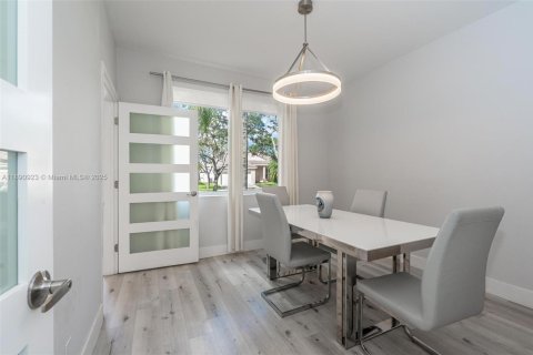 Casa en alquiler en Weston, Florida, 4 dormitorios, 198.16 m2 № 1944728 - foto 23