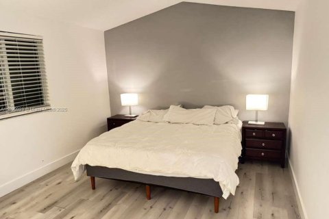 Casa en alquiler en Weston, Florida, 4 dormitorios, 198.16 m2 № 1944728 - foto 5