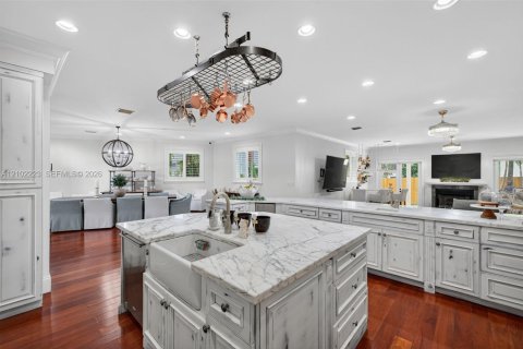 Villa ou maison à vendre à Fort Lauderdale, Floride: 5 chambres, 418.34 m2 № 2418273 - photo 12