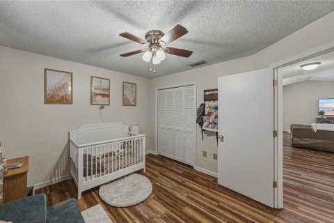 House in Weeki Wachee, Florida 3 bedrooms, 159.42 sq.m. № 2203783 - photo 25