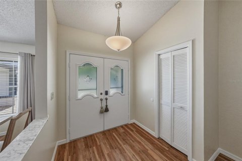 House in Weeki Wachee, Florida 3 bedrooms, 159.42 sq.m. № 2203783 - photo 5