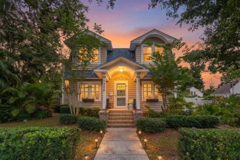 Villa ou maison à Saint Petersburg, Floride 3 chambres, 220.74 m2 № 2149878