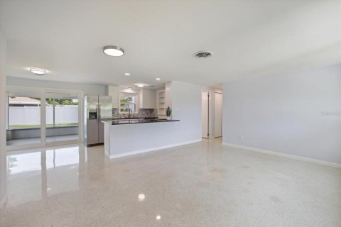 Villa ou maison à vendre à Venice, Floride: 2 chambres, 94.85 m2 № 2287581 - photo 3