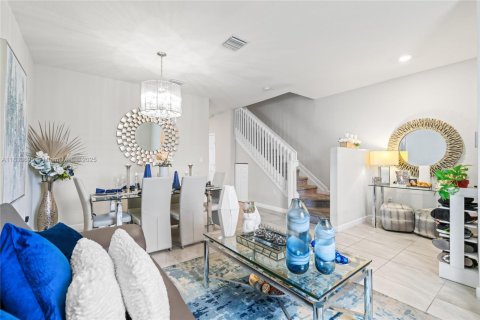 Townhouse in Hialeah, Florida 3 bedrooms, 143.07 sq.m. № 1814753 - photo 12