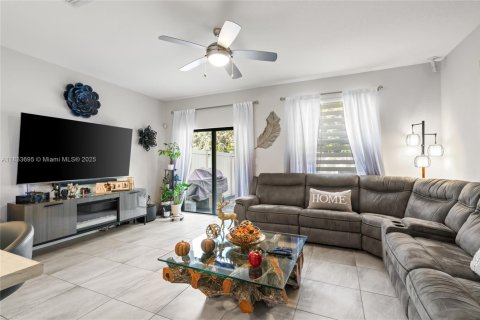 Townhouse in Hialeah, Florida 3 bedrooms, 143.07 sq.m. № 1814753 - photo 20