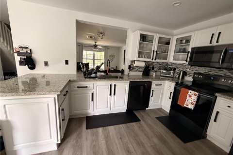 Touwnhouse à vendre à Sunrise, Floride: 3 chambres, 148.27 m2 № 2022287 - photo 12