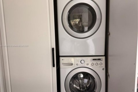 Touwnhouse à vendre à Sunrise, Floride: 3 chambres, 148.27 m2 № 2022287 - photo 14