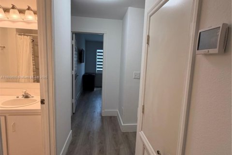 Touwnhouse à vendre à Sunrise, Floride: 3 chambres, 148.27 m2 № 2022287 - photo 23