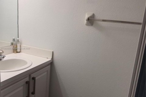 Touwnhouse à vendre à Sunrise, Floride: 3 chambres, 148.27 m2 № 2022287 - photo 16