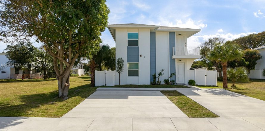 Condo in West Palm Beach, Florida, 3 bedrooms № 1982991