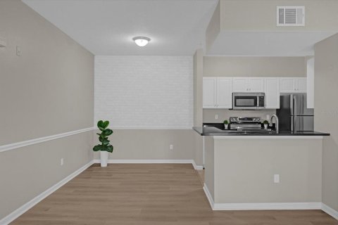 Condo in Orlando, Florida, 3 bedrooms  № 1549680 - photo 10