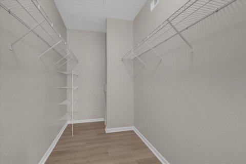 Condo in Orlando, Florida, 3 bedrooms  № 1549680 - photo 22