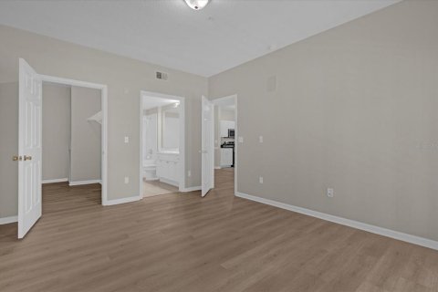 Condo in Orlando, Florida, 3 bedrooms  № 1549680 - photo 19