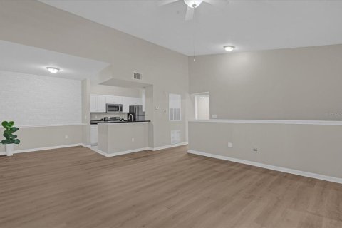 Condo in Orlando, Florida, 3 bedrooms  № 1549680 - photo 8