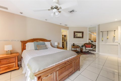 Купить виллу или дом в Майами, Флорида 9 комнат, 217.58м2, № 2043666 - фото 28